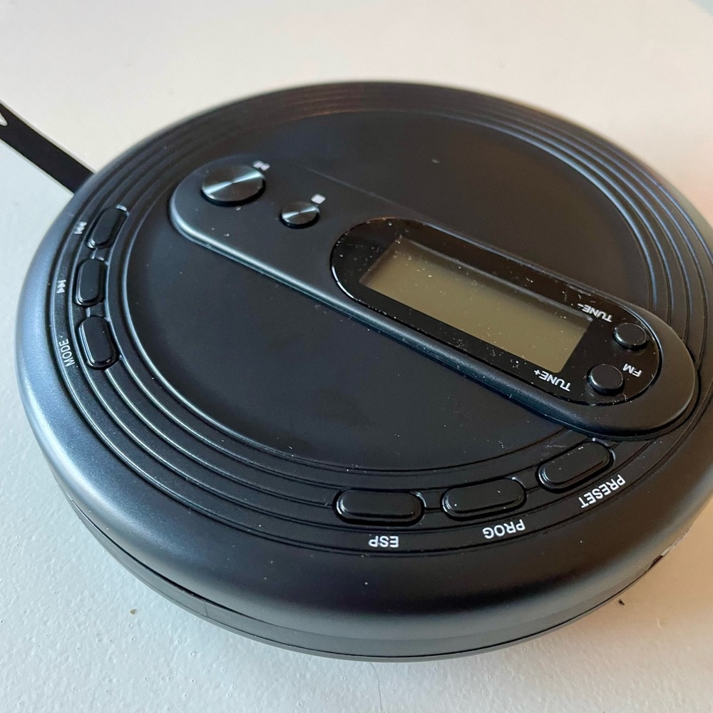ONN personal/portable CD player with FM radio